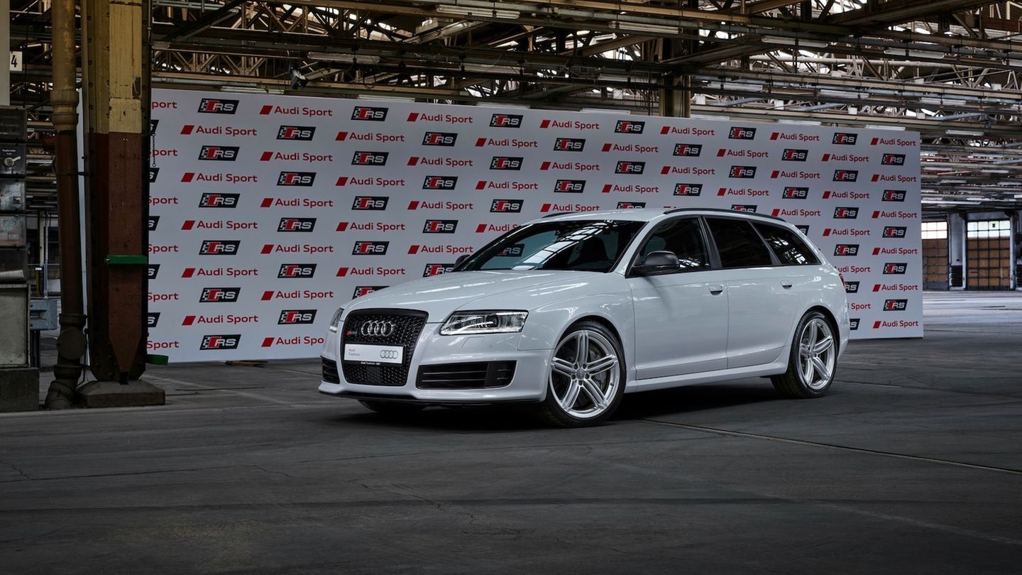 Die sportlichsten Modelle aus dem Hause Audi sind die RS-Modelle, doch es geht unter Umständen auch eine Nummer darunter mit einem leistungsstarken S-Modell. Nicht allein für ambitionierte Familienväter ist der Audi S6 ein echter Volltreffer, und wem die 309 kW / 420 PS des S6 Avant nicht reichen, der aus dem Jahre 2014 bei unter 25.000 Euro startet, kann sich immer noch den RS6 Avant gönnen – beide mit Power ohne Ende, Allradantrieb und weitab der ehemaligen Neupreise von 100.000 Euro oder mehr