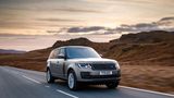 Doch es geht auch deutlich günstiger, denn der Range Rover ist gerade in seinen Topversionen Vogue oder Autobiography in aller Welt unglaublich beliebt. Egal, ob Sechs- oder Achtzylinderdiesel mit 258/340 PS oder die leistungsstarken V8-Kompressorversionen mit bis zu 510 PS, die Modelle der Vorgängergeneration starten rund zehn Jahre alt mit unter 200.000 Kilometern für rund 25.000 Euro. Ein wachsames Auge sollte der Interessent jedoch auf die Servicehistorie haben, denn in Sachen Elektronik, Luftfederung oder Antrieb kann es bei einer Wartung jenseits der 150.000 Kilometer schnell richtig teuer werden