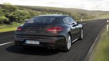 Einst war ein Porsche Panamera als sportliche Alternative zu Mercedes S-Klasse, Audi A8 oder 7er BMW für viele Autofans mit Preisen weit jenseits der 100.000 Euro unerschwinglich, doch heute ist ein 400 PS starker Porsche Panamera S für deutlich unter 30.000 Euro zu bekommen. Auf Wunsch gibt es mehr als 500 PS, Allradantrieb und eine beeindruckende Kombination aus Dynamik und Luxus