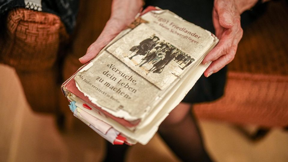 Versuche Dein Leben Zu Machen Hörbuch Zum Tod von Margot Friedländer: "Versuche, Dein Leben zu machen" | STERN.de