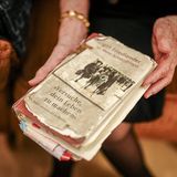 Ein Exemplar ihrer Autobiografie, die sie 2008 veröffentlichte