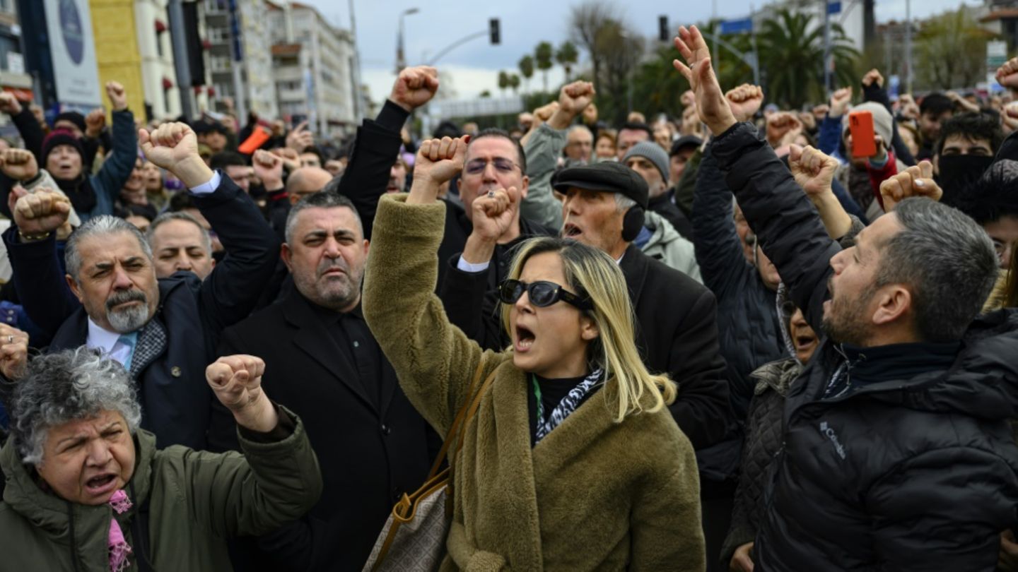 Hunderte protestieren in Istanbul trotz Demonstrationsverbot