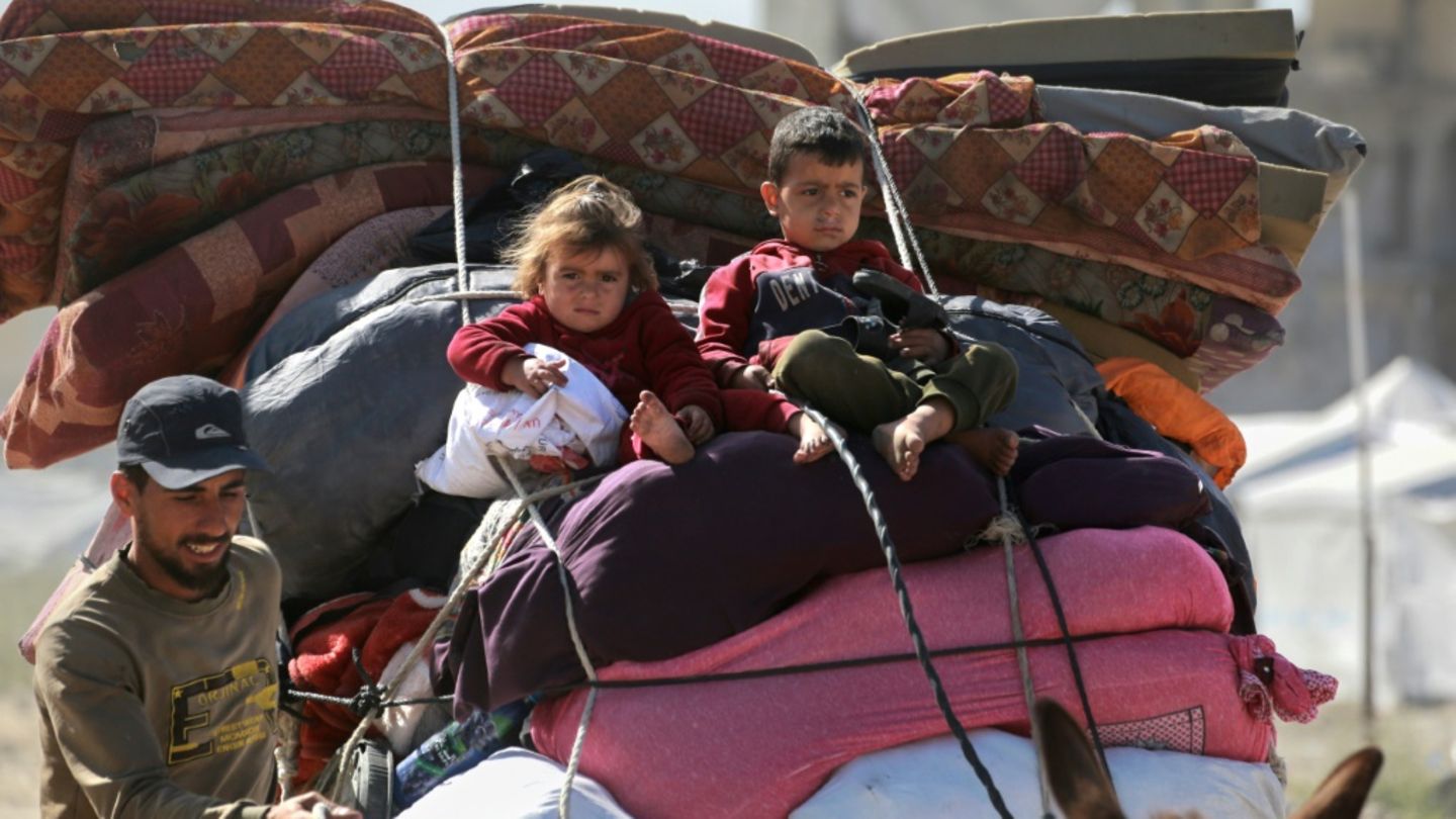 Palästinenser verlassen den Norden des Gazastreifens nach einem Evakuierungsaufruf