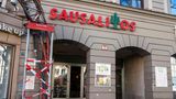 Die Restaurantkette Sausalitos hat Insolvenz angemeldet, wie am 19. März bekannt wurde. Die Pleite trifft bundesweit 40 Standorte mit rund 1000 Beschäftigten, die das Unternehmen selbst betreibt. Weitere von Franchisenehmern geführte Läden sind vorerst nicht direkt betroffen. Als Grund für die Pleite nennt Sausalitos den anhaltenden Rückgang der Gästezahlen seit der Corona-Pandemie. Alle Restaurants sollen weiter geöffnet bleiben und ein Investor gefunden werden, der die Kette fortführt. Sausalitos wurde 1994 in Ingolstadt gegründet und ist bekannt für mexikanisches Essen und Cocktails