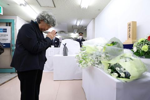 Shizue Takahashi in Gedenken an ihren getöteten Mann