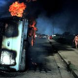 Das Auto eines Informanten des Regimes brennt in Managua, der Hauptstadt von Nicaragua. Die Wunden, die der Bürgerkrieg schlug, sitzen tief