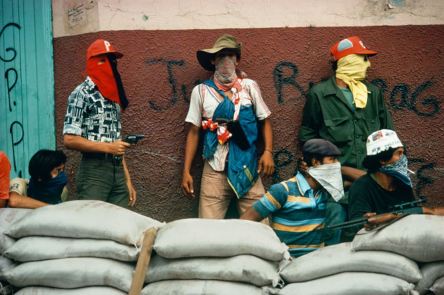 In Matagalpa erwarten die Revolutionäre den Gegenangriff der Regierungstruppen. Ihre Ausbildung und Waffen erhielten viele der Sandinisten von Kuba