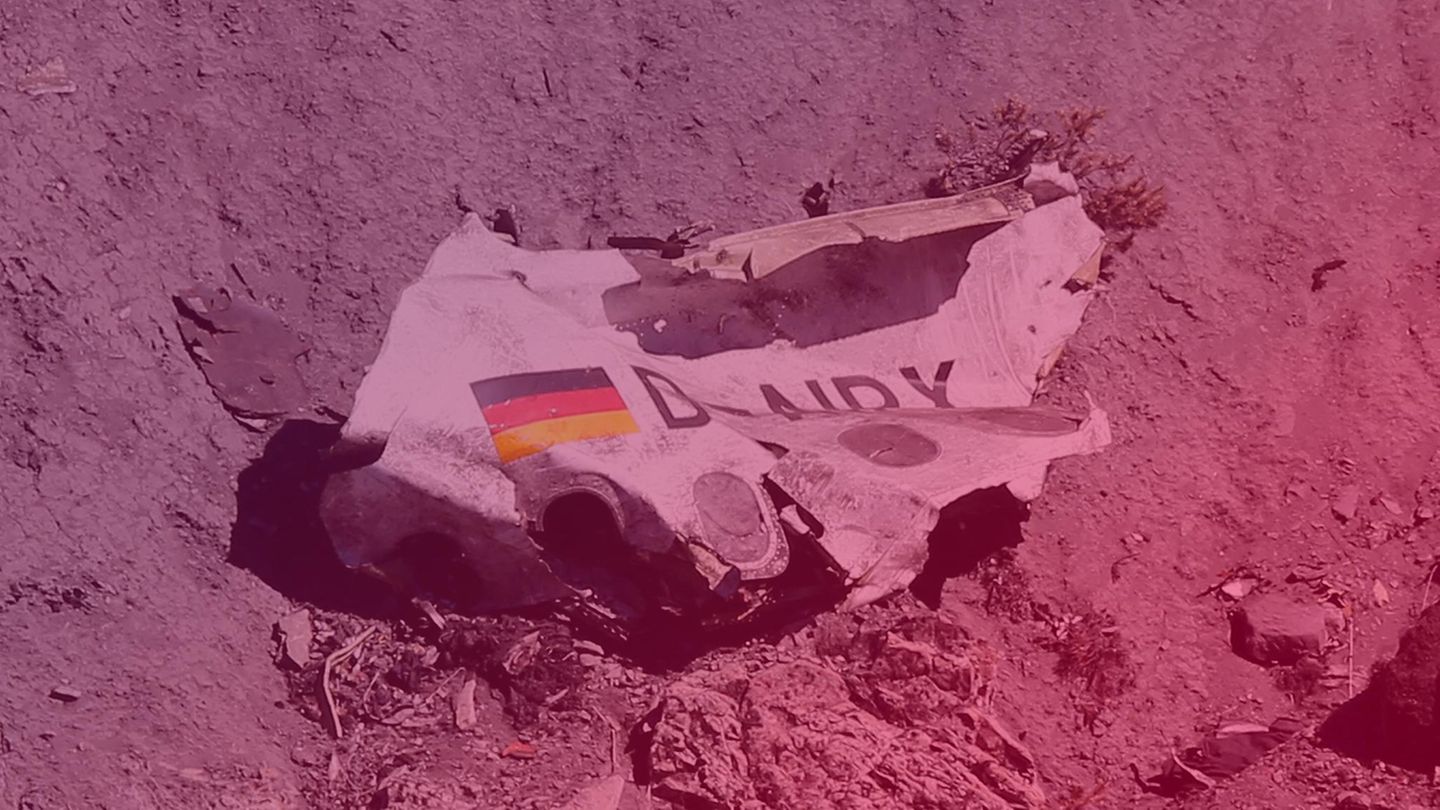 Wrackteile des Germanwings Airbus A320 in den französischen Alpen