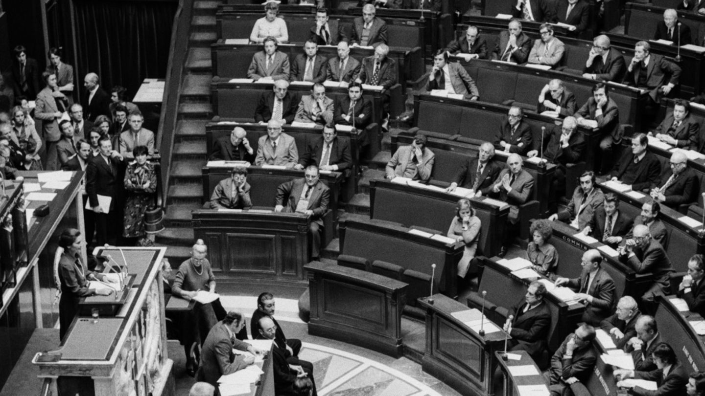 Simone Veil 1974 in der Nationalversammlung