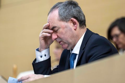 Hubert Aiwanger verteidigt sein Ja zum Finanzpaket im Bundesrat