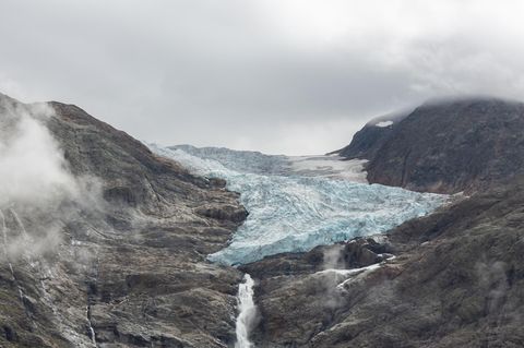 Schmelzende Gletscher in den Schweizer Alpen