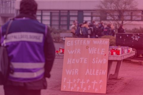 Einen Tag nach dem Germanwings-Absturz, den Pilot Andreas Lubitz herbeigeführt hat