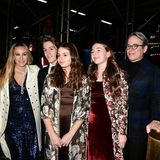 Parker 2022 mit ihrem Sohn James Wilke, ihren Zwillingstöchtern und Ehemann Matthew Broderick