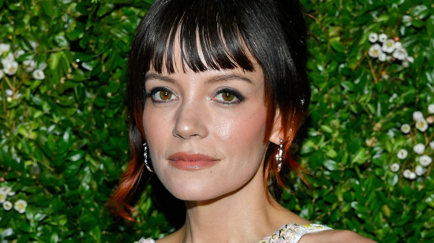 Lily Allen – David Harbor’s singer was cheated for three years