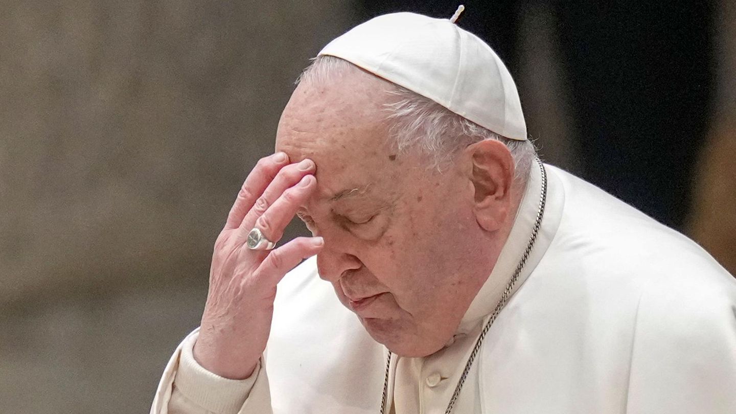 Papst Franziskus Anfang Februar bei einer Audienz, kurz bevor er ins Krankenhaus eingeliert wurde