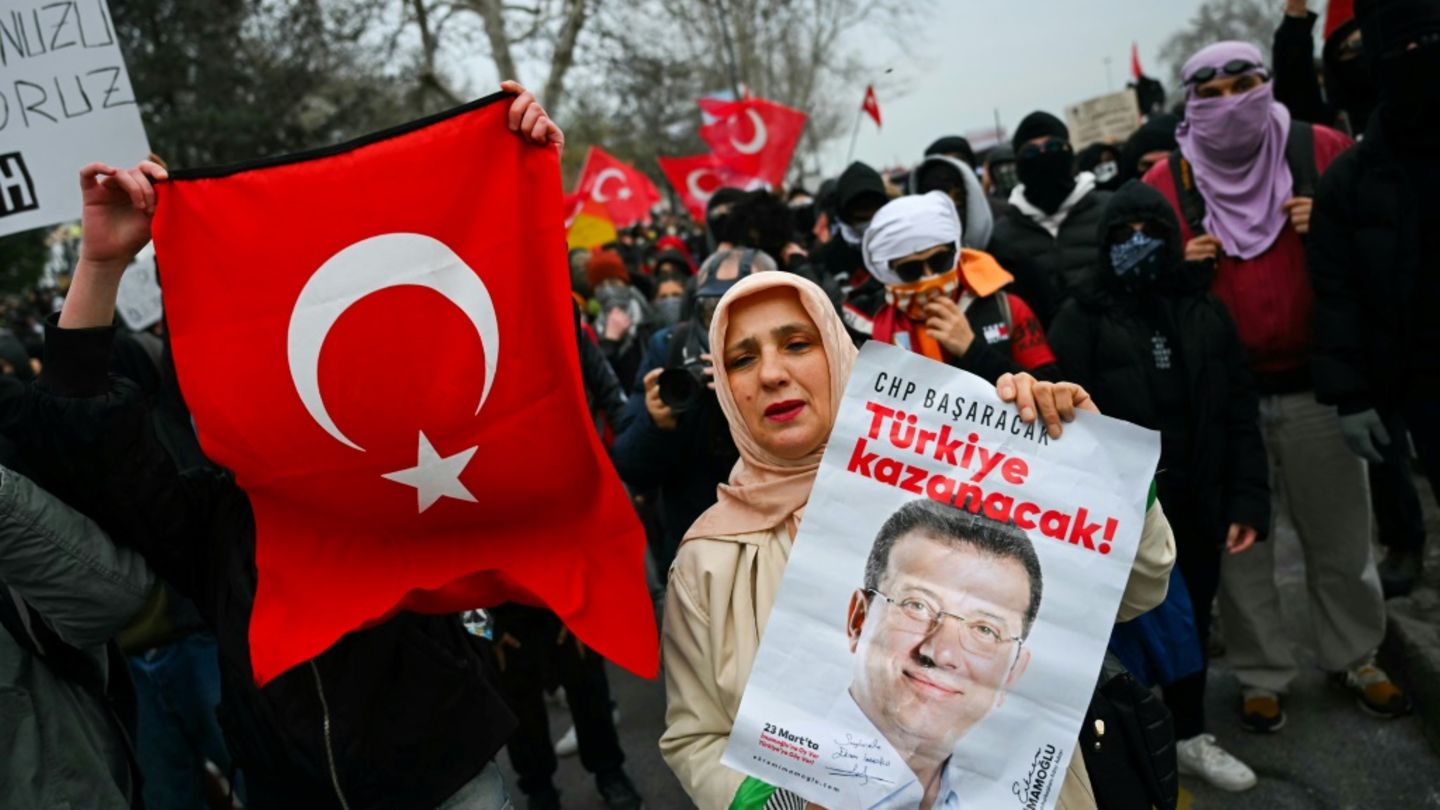 Demonstration für Ekrem Imamoglu