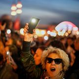 Anfangs waren es die jungen Menschen, die den Protest gegen Erdogan trugen. Mittlerweile sind die Demonstranten bunt gemischt, von alt bis jung. Arbeiterverbände, Oppositionsparteien, Gewerkschaften, sie alle schlossen sich den Demos an