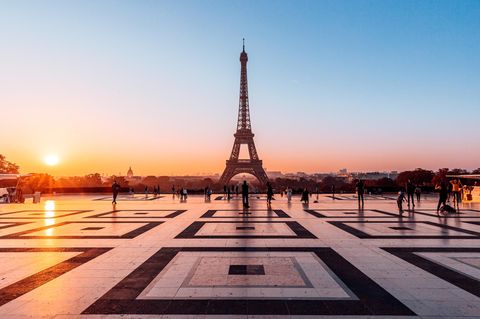 Paris: Eiffelturm bei Sonnenuntergang