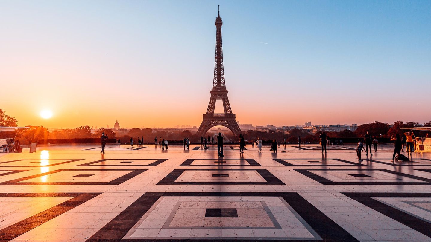Paris: 500 streets should be completely car -free