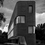 Chemnitz ist auch heute noch Industriestadt: Die Firma Intenta Automotive errichtete hier 2017 einen imposanten Neubau als Firmensitz