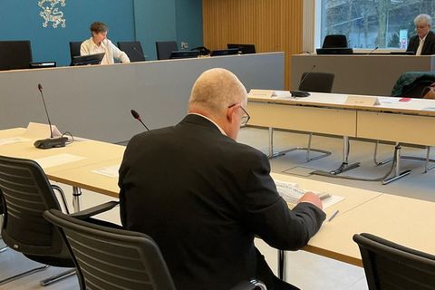 BGH-Entscheidung: Der Staatsanwalt vor dem Landgericht Lübeck beim ersten Prozess im Febraur 2024. Nun muss neu verhandelt werden.  © privat/Kerstin Herrnkind