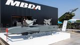Der Hersteller der deutschen Taurus-Marschflugkörper ist ein Gemeinschaftsunternehmen von Airbus, BAE Systems und Leonardo. Von MBDA stammen auch die Taurus-Schwestermodelle Scalp in Frankreich und Storm Shadow in Großbritannien. In Zusammenarbeit mit seinem US-Partner Raytheon plant MBDA auch die Produktion von Patriot-Komponenten.