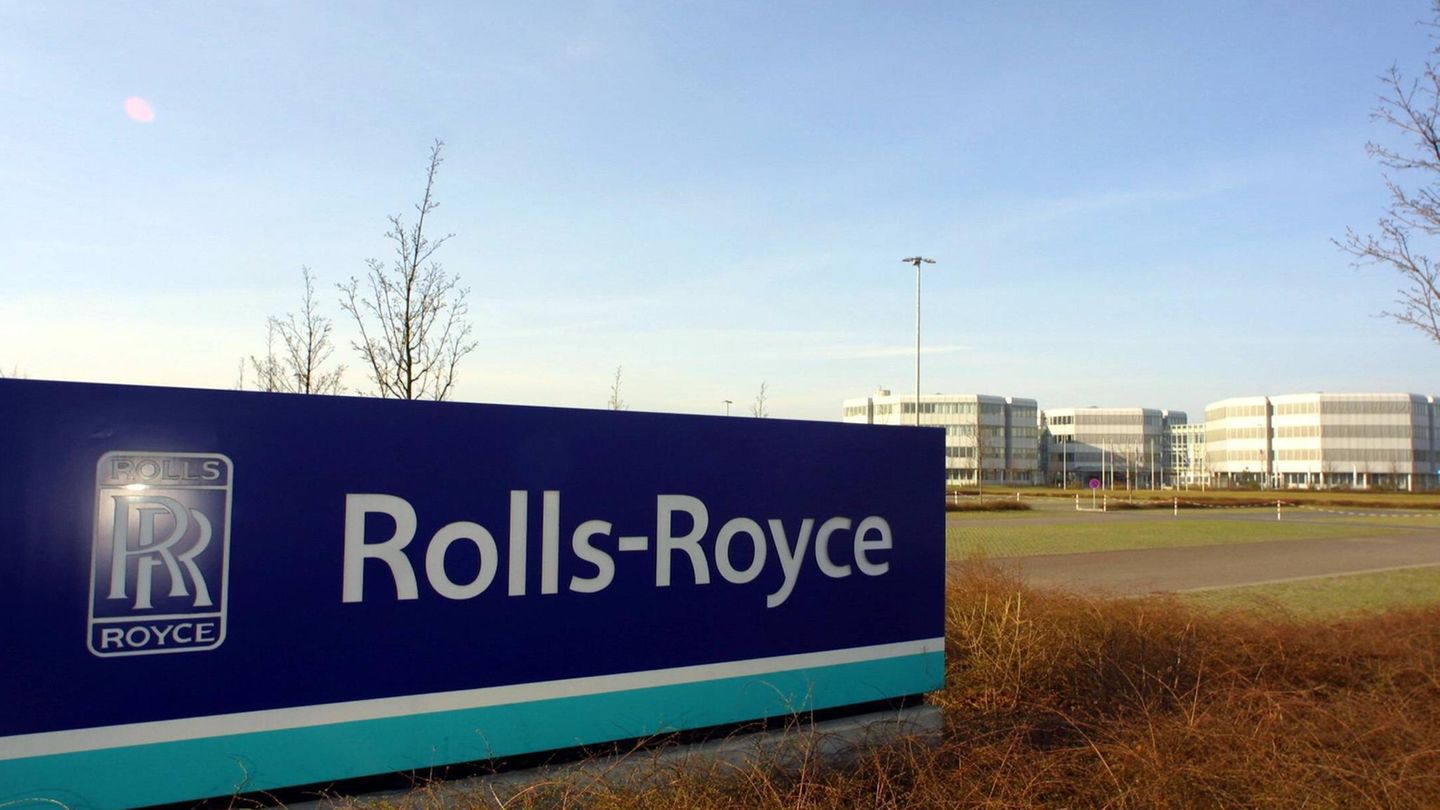 Rolls-Royce Der britische Großkonzern ist nicht mit dem gleichnamigen Luxusautohersteller zu verwechseln, sondern hat sich als einer der führenden Hersteller von Flugzeugtriebwerken weltweit etabliert. Rolls-Royce-Triebwerke werden beispielsweise in der amerikanischen F-35 verbaut. Das Unternehmen stellt zudem Nuklearreaktoren für britische U-Boote her und wird diese Technologie auch für neue australische U-Boote liefern. Die Verteidigungssparte erwirtschaftete 2024 einen Umsatz von 4,5 Mrd. Pfund. Neben dem Militärgeschäft ist der Konzern auch im zivilen Luftfahrtsektor, in der Schifffahrt und im Energiesektor tätig.