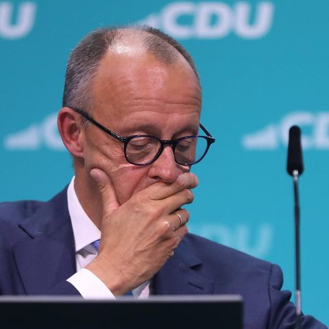 Friedrich Merz überlegt. Eine Regierung mit der SPD soll nicht mehr den Namen "GroKo" tragen