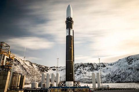 Die Rakete von Isar Aerospace auf dem Startplatz in Norwegen