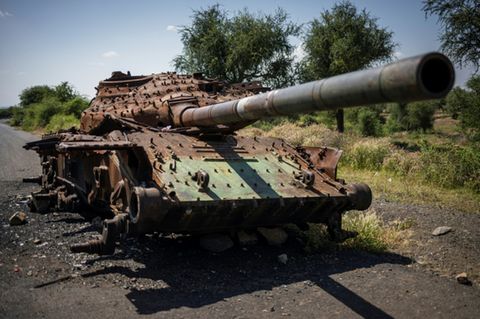 Ein zerstörter Panzer in der äthiopischen Region Tigray