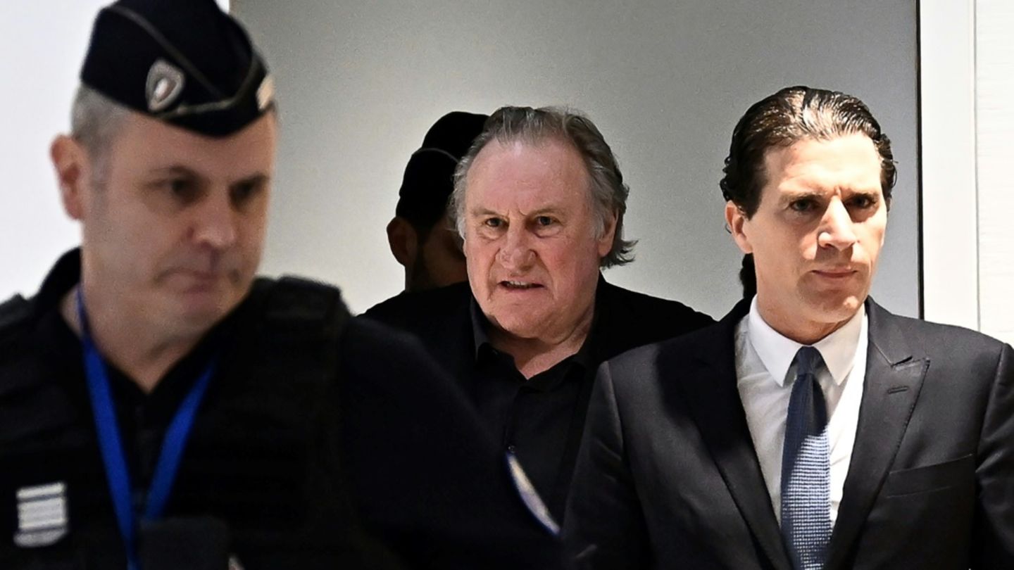 Missbrauchsprozess gegen Depardieu Missbrauchsprozess gegen Depardieu