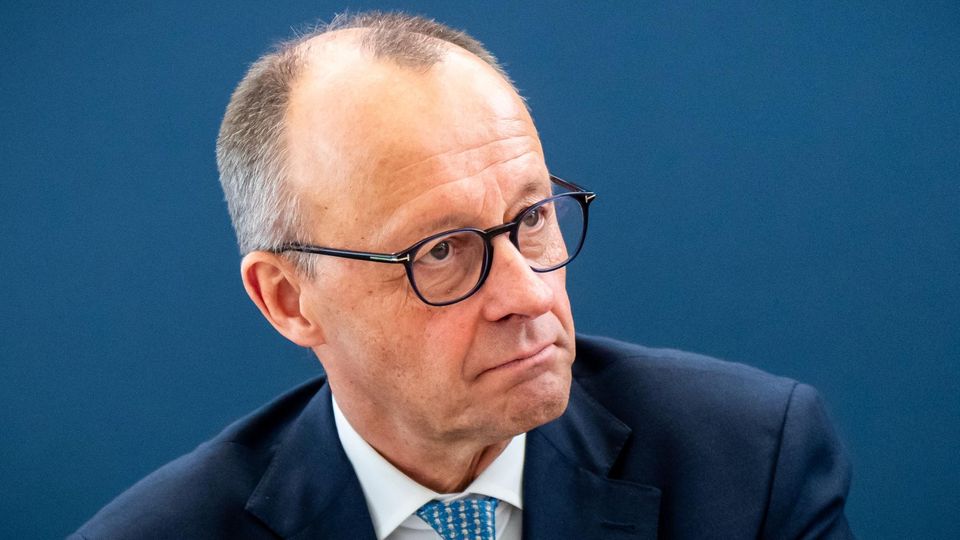 Die neu gewählten Abgeordneten ziehen schon morgen in den Plenarsaal ein. Warum alles Weitere sich jedoch verzögern könnte, sehen Sie im Video.