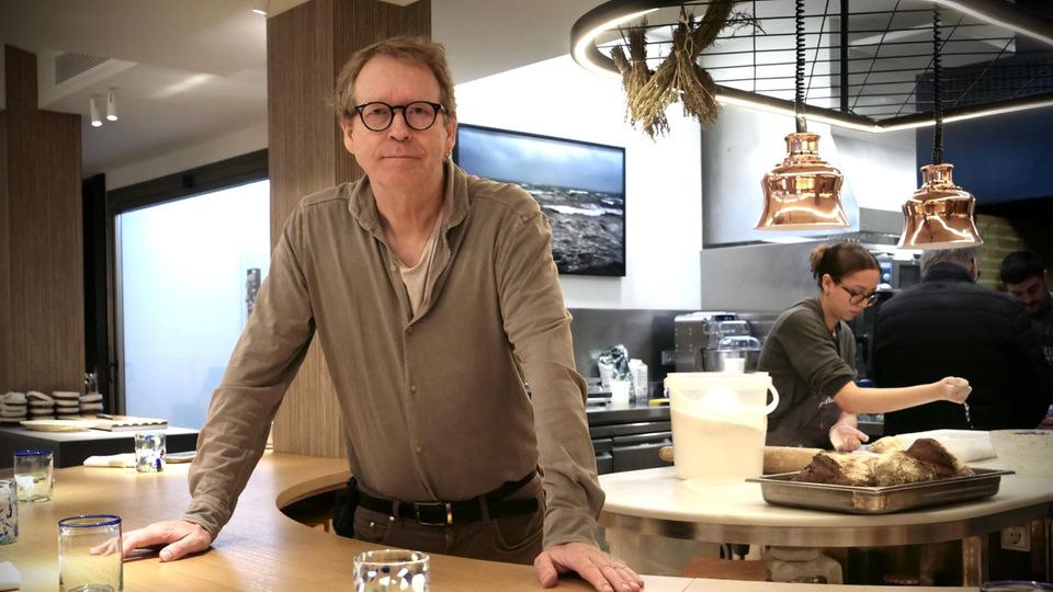 Spanien: Sternekoch Bernd Knöller: Ein Teil seiner Mitarbeiter stammt aus den betroffenen Gebieten Sternekoch Bernd Knöller: Ein Teil seiner Mitarbeiter stammt aus den betroffenen Gebieten