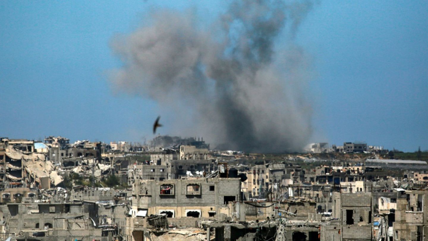 Rauch westlich von Beit Lahia im Norden des Gazastreifens