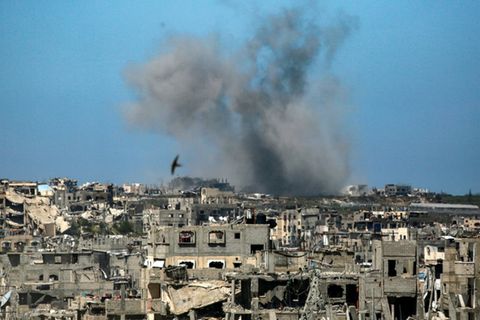 Rauch westlich von Beit Lahia im Norden des Gazastreifens