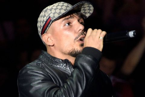 Rapper Capital Bra schaffte es mit seinem ersten Album "Kuku Bra" 2016 auf Anhieb auf Platz 32 der deutschen Album-Charts.