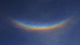 Himmelsphänomen Halo in Form eine lachenden Mundes