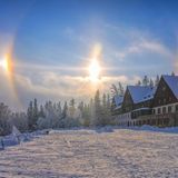 Himmelsphänomen zwei Nebensonnen