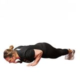 Sabine Kusterer beim Liegestütze machen