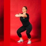 Sabine Kusterer beim Kniebeugen machen