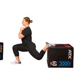 Sabine Kusterer beim Kniebeugen machen