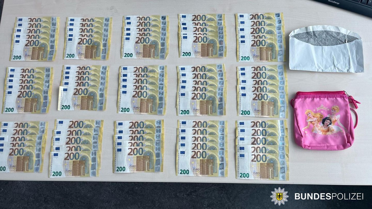 Die Frau hatte die Tasche mit dem Bargeld im ICE vergessen