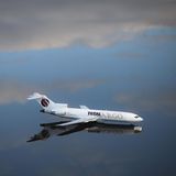 Eine gestrandete Boeing 727-200 inmitten des Hochwassers auf dem internationalen Flughafen Salgado Filho