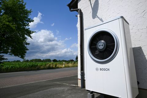 Wärmepumpe an einem Haus