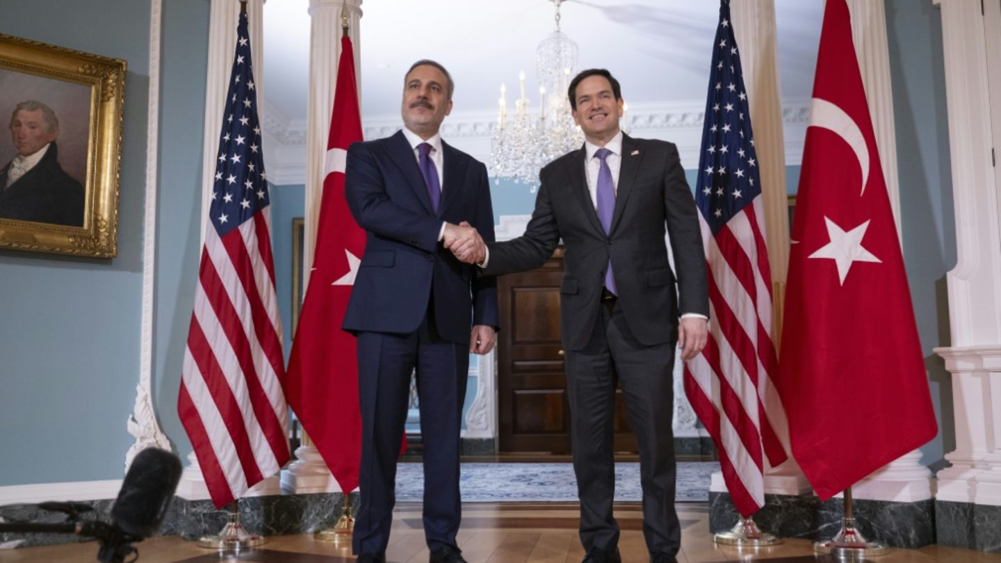 Hakan Fidan und Marco Rubio im Außenministerium in Washington