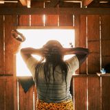 Portrait von Liria Cheito von hinten