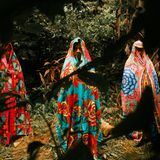 María Camila, Luisa und Noraisi Birry stehen am Grab ihrer Schwester Yadira,