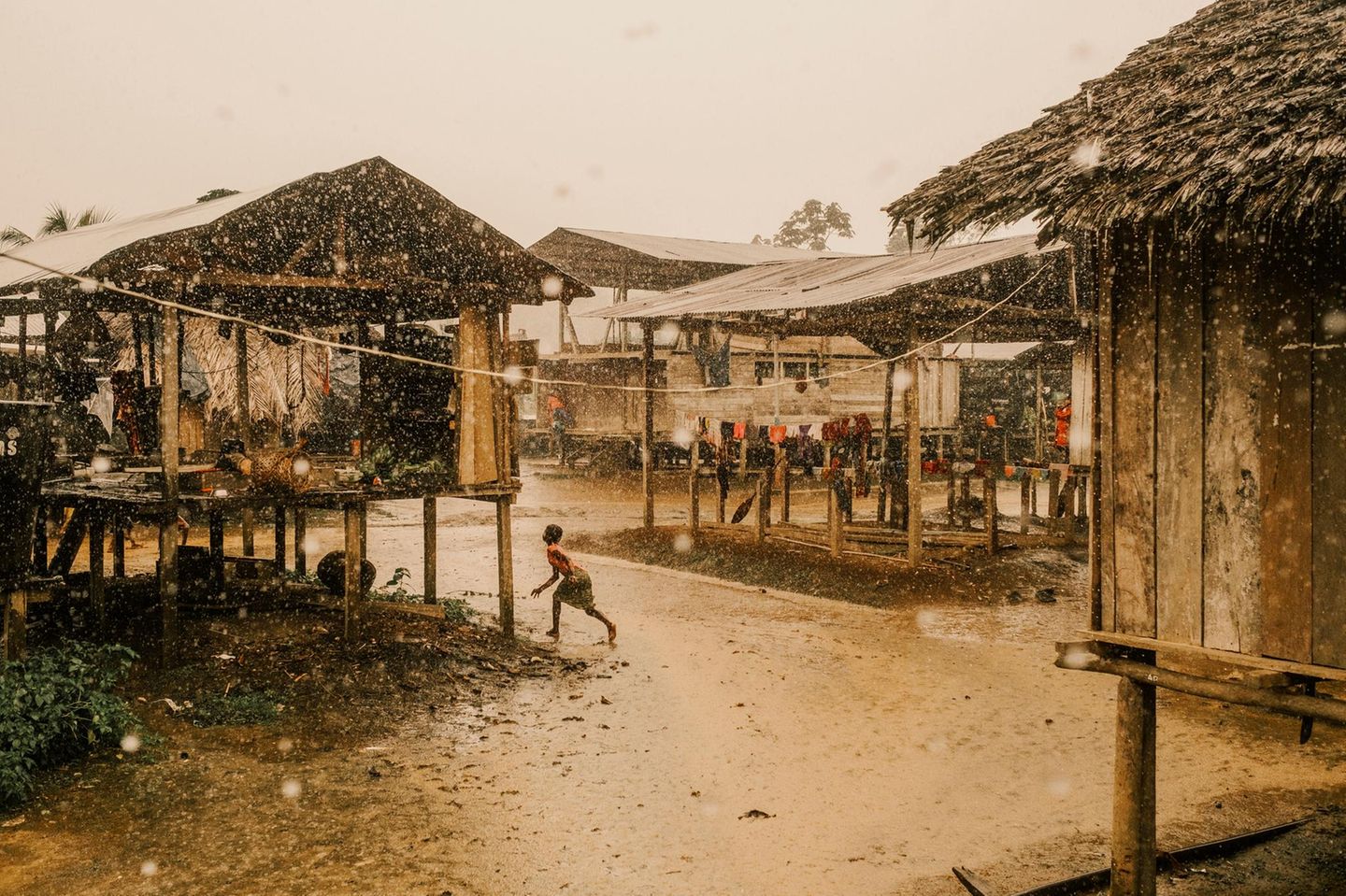 Übersicht der Gemeinde Emberá Dobida in Puerto Antioquia Übersicht der Gemeinde Emberá Dobida in Puerto Antioquia