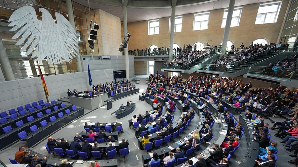 Neuer Bundestag: Union und SPD liefern bereits erste Ergebnisse für Koalition Neuer Bundestag: Union und SPD liefern bereits erste Ergebnisse für Koalition