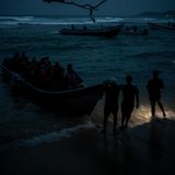 Viele der Geflüchteten erreichen die Darién-Lücke per Boot. Diese Gruppe besteht aus Chinesen, Venezolanern, Ecuadorianern – und Afghanen, die vor ihrer Flucht noch nie das Meer gesehen haben